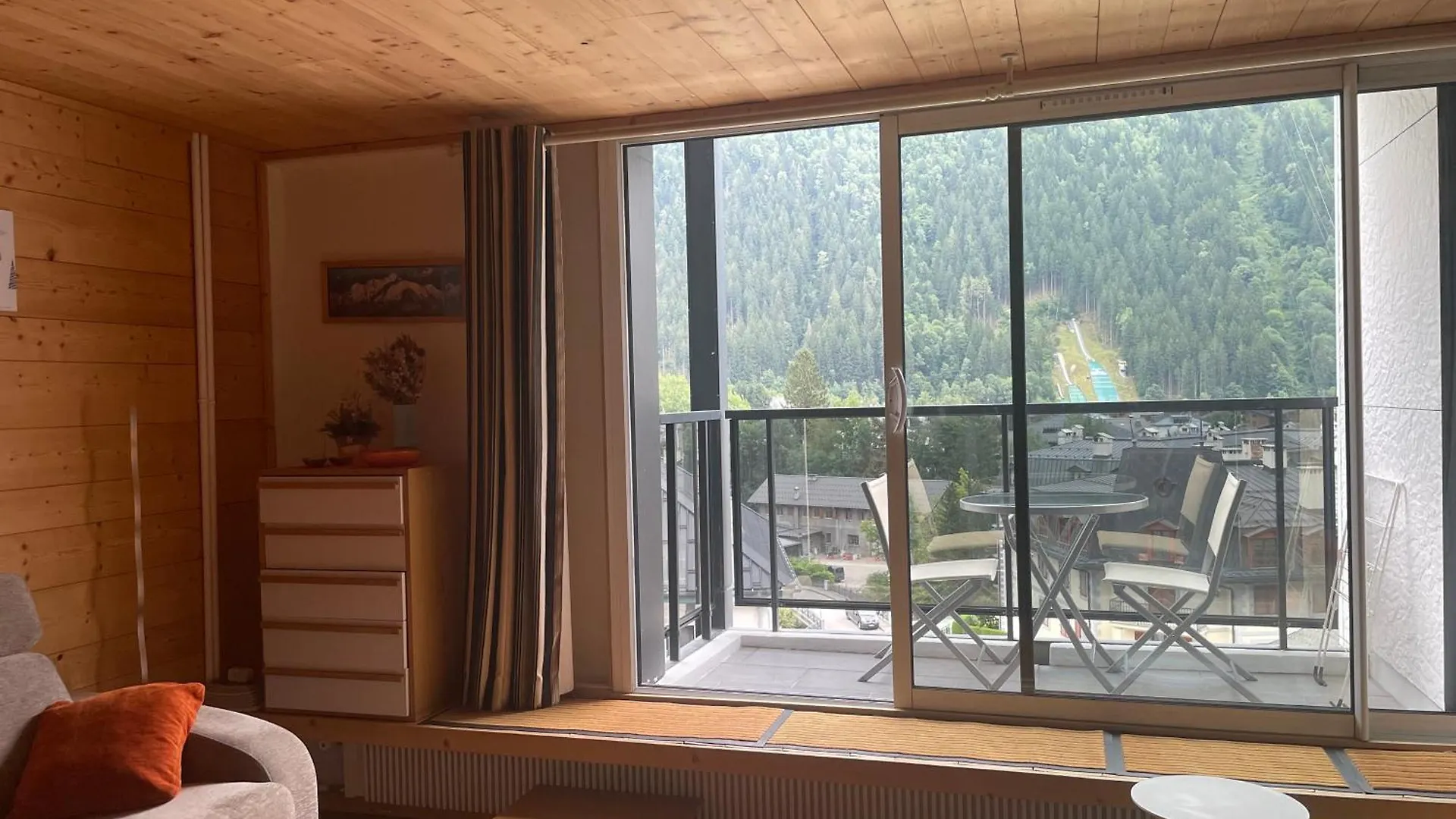 Plein Centre Vue Panoramique Exceptionnelle Sud Tres Grand Studio Chamonix