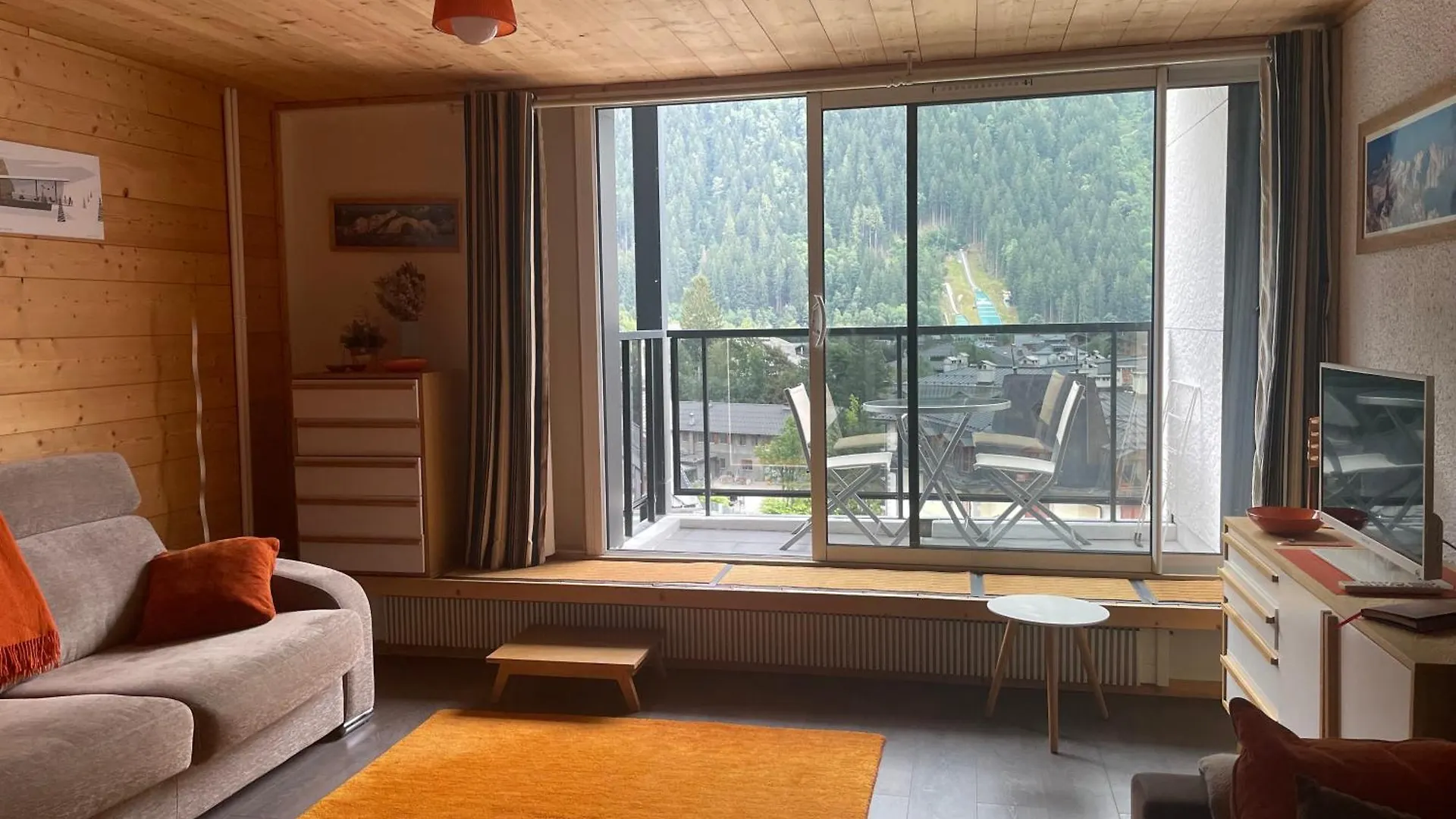 Plein Centre Vue Panoramique Exceptionnelle Sud Tres Grand Studio Chamonix
